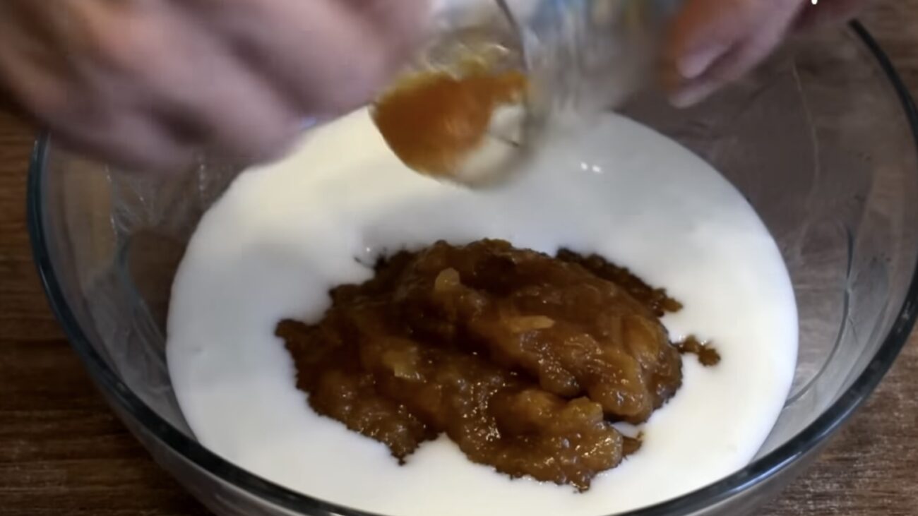 Господині поділилися рецептом смачного пирога по рецепту 1976 року Господині поділилися рецептом смачного пирога по рецепту 1976 року