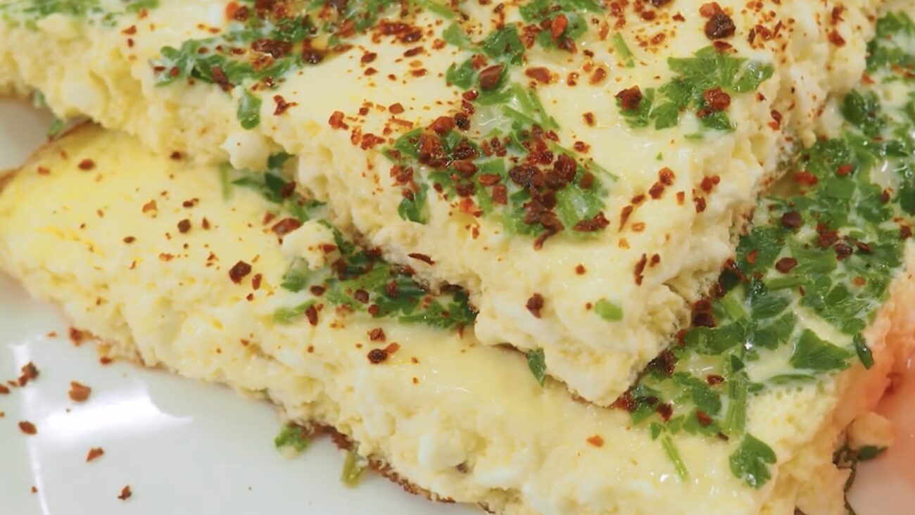 Господині розповіли, як зробити омлет пишним без молока 