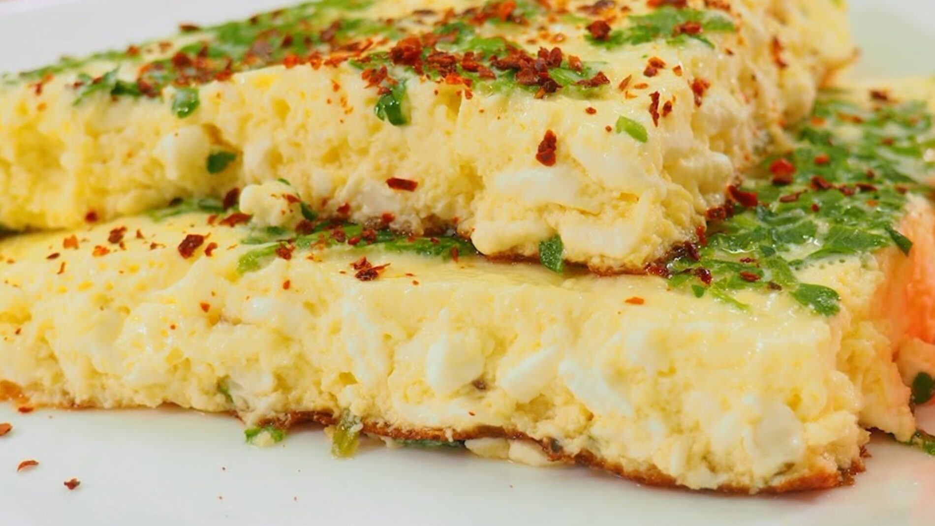 Господині розповіли, як смажити картоплю, щоб вона не прилипала до пательні