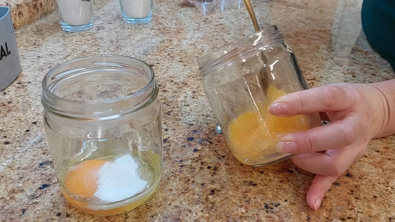 Господині показали, як приготувати торти без духовки та сковорідки