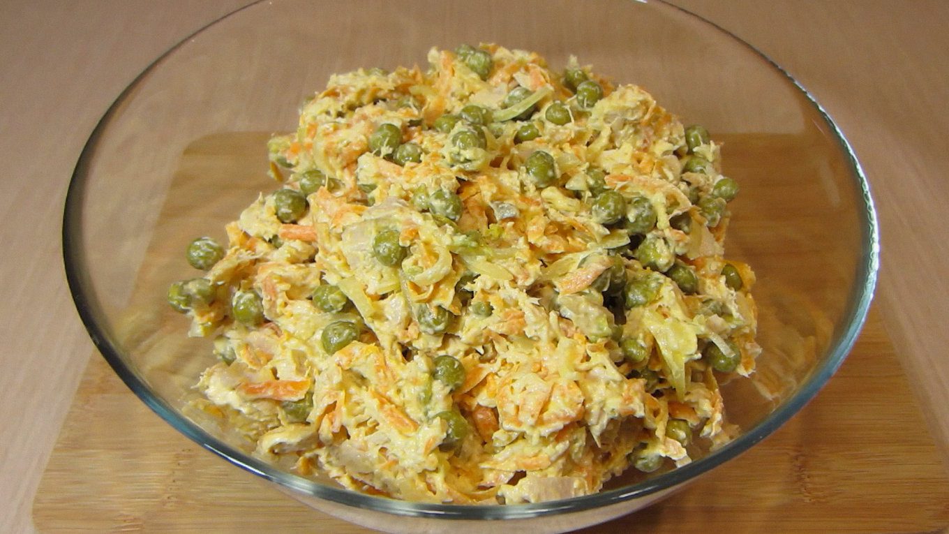 Кухарі поділилися рецептом смачного салату всього з 4 інгредієнтів