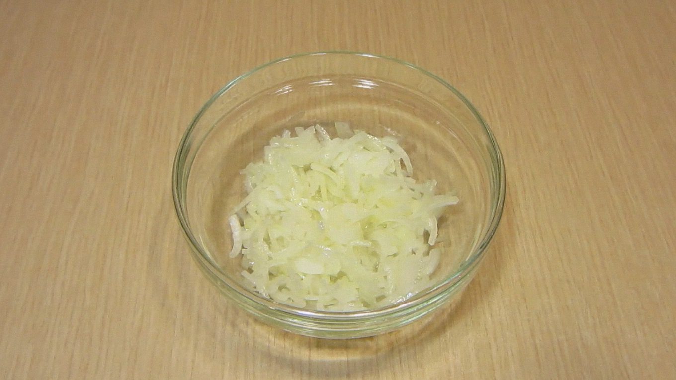 Кухарі поділилися рецептом смачного салату всього з 4 інгредієнтів