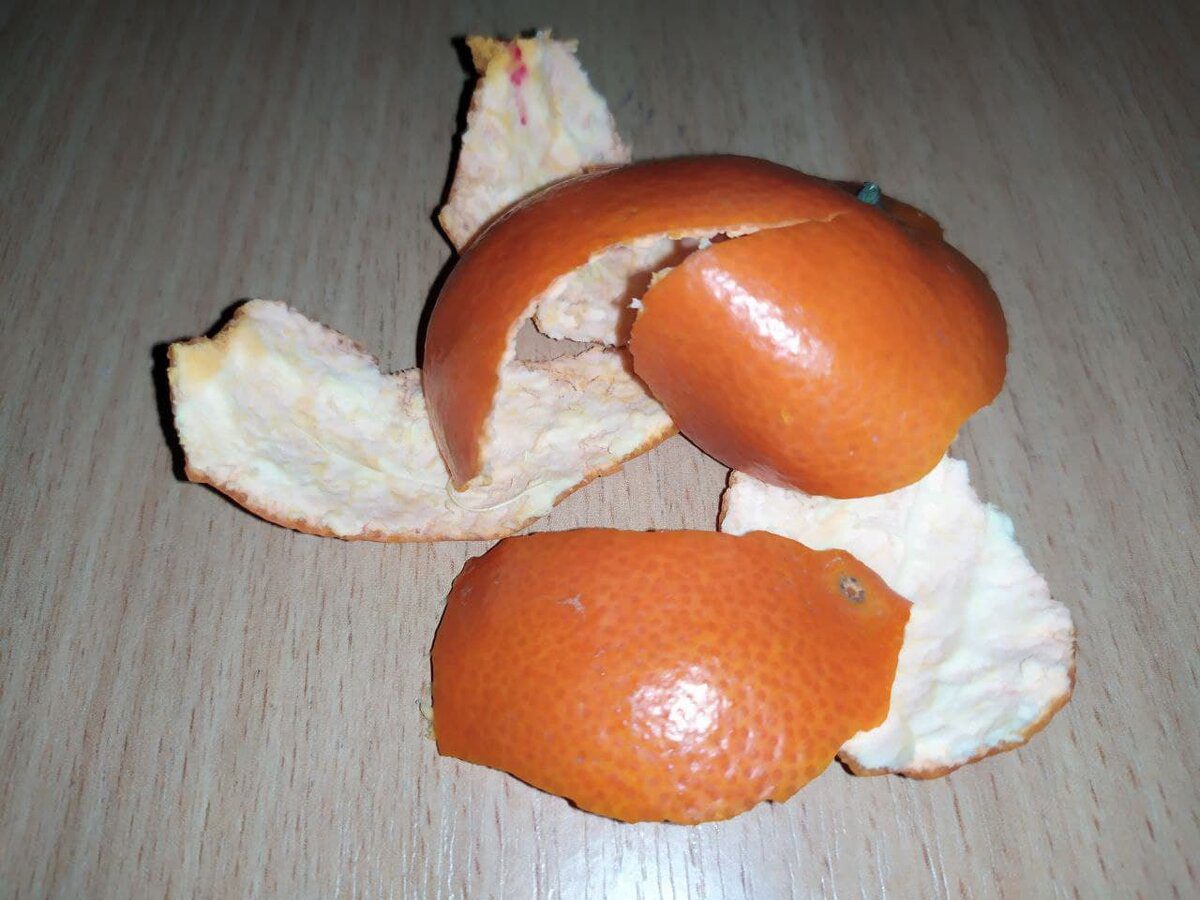 Господині розповіли, як правильно використовувати мандаринові шкірки в побуті для чистоти