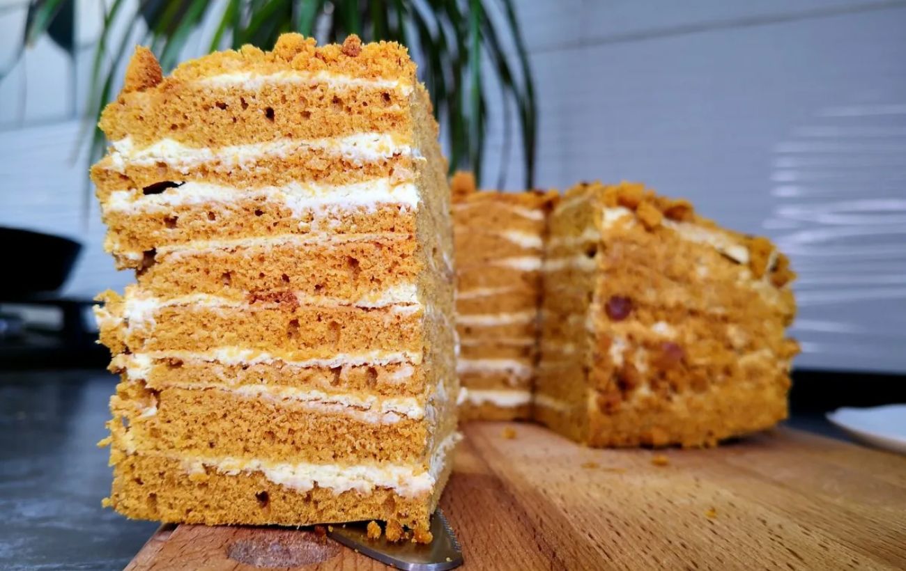 Як приготувати медовик без духовки