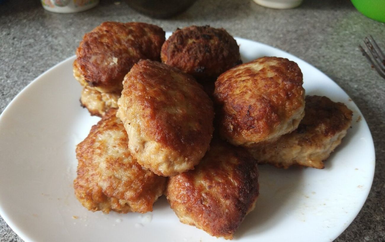 Рецепт соковитих котлет без хліба