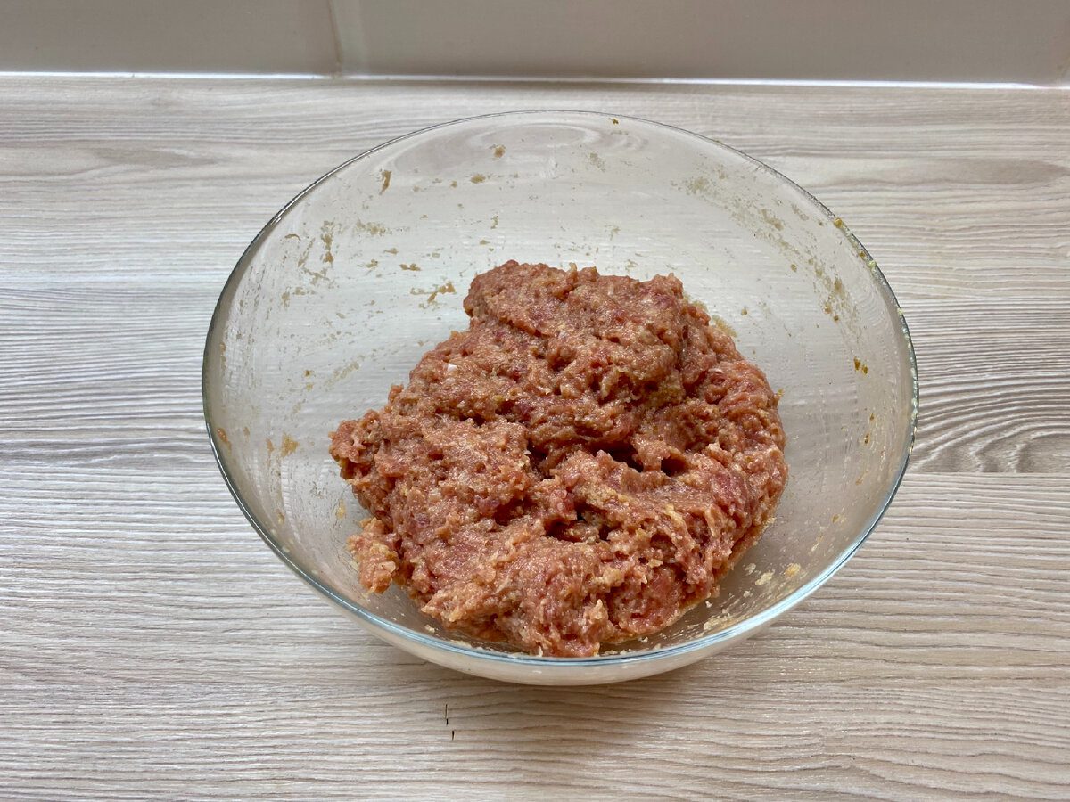 Кулінари розповіли, чим можна замінити звичайний хліб у рецепті котлет, аби вони вийшли соковиті