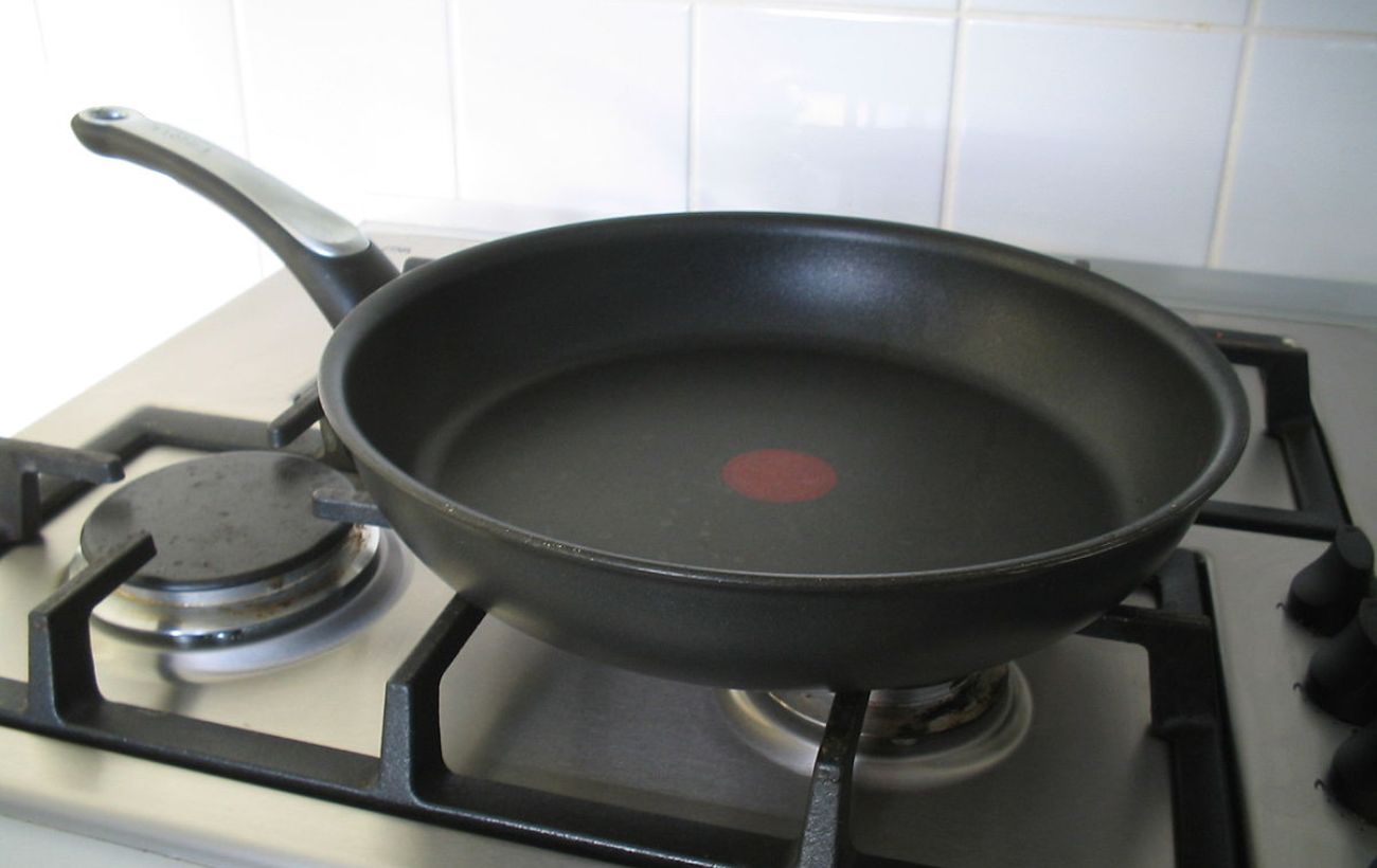 Як вимити посуд кавовою гущею