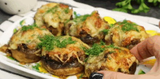 Кулінари нагадали  рецепт фаршированих печериць