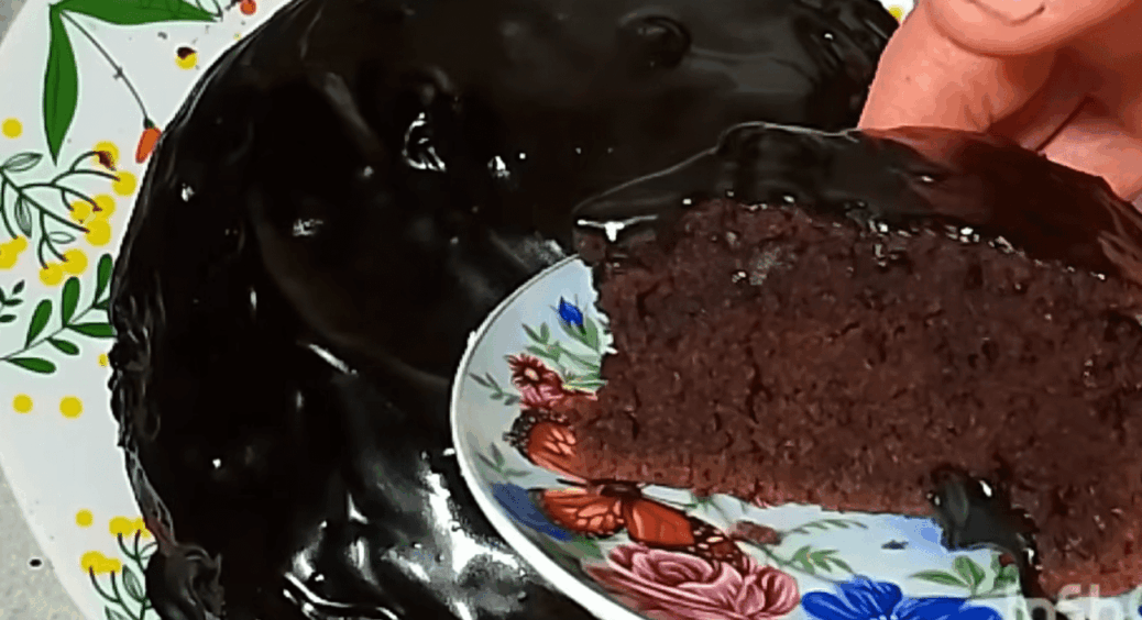 Я не чекала від нього нічого, а він вийшов шоколадним дивом: манник “1 склянка” тепер хочеться пекти щодня 