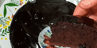 Кондитери поділилися рецептом шоколадного манника