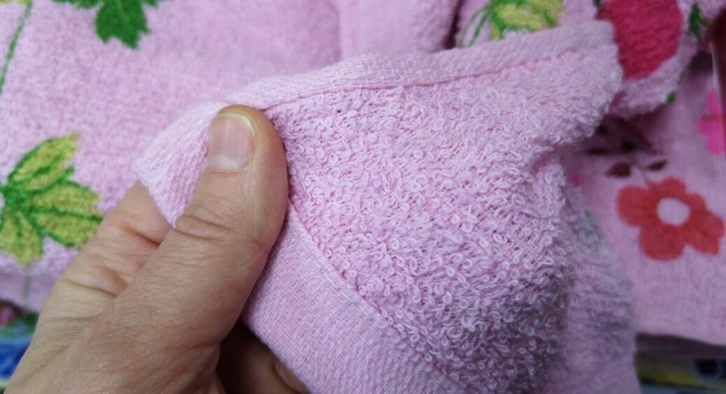 Кума моєї бабусі з села шиє рушники лише з 1 типу тканини: зберігають форму і свіжість після сотні прань 