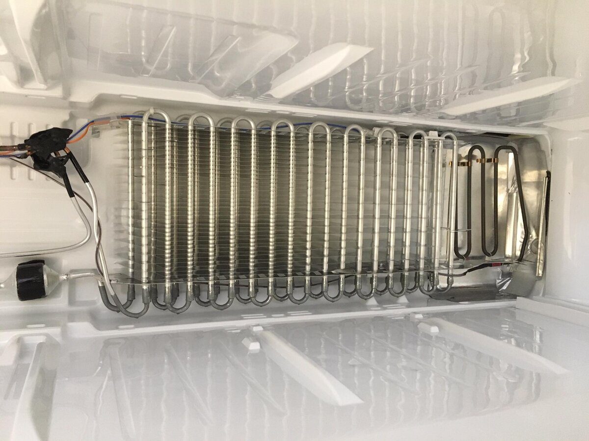 Експерти пояснили, який хитрий трюк виконати, аби холодильник не шумів у процесі роботи