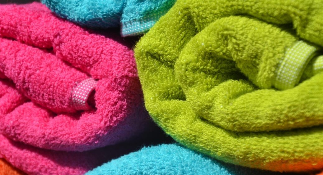 Більше не варю старі рушники по 3 години: додаю 2 ст. ложки у миску – і вони стають, як із магазину 