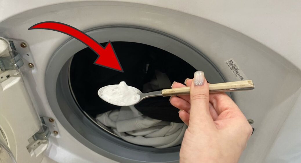 Всього 1 ложка у барабан – і темні речі не “линяють” навіть на 100-те прання: запечатала колір у тканині! 