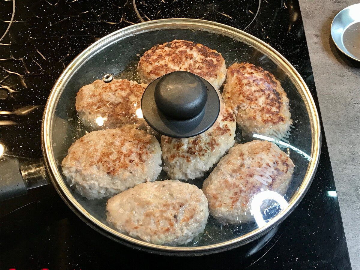 Кулінари розповіли, як приготувати смачні котлети, аби вони були пишними та соковитими