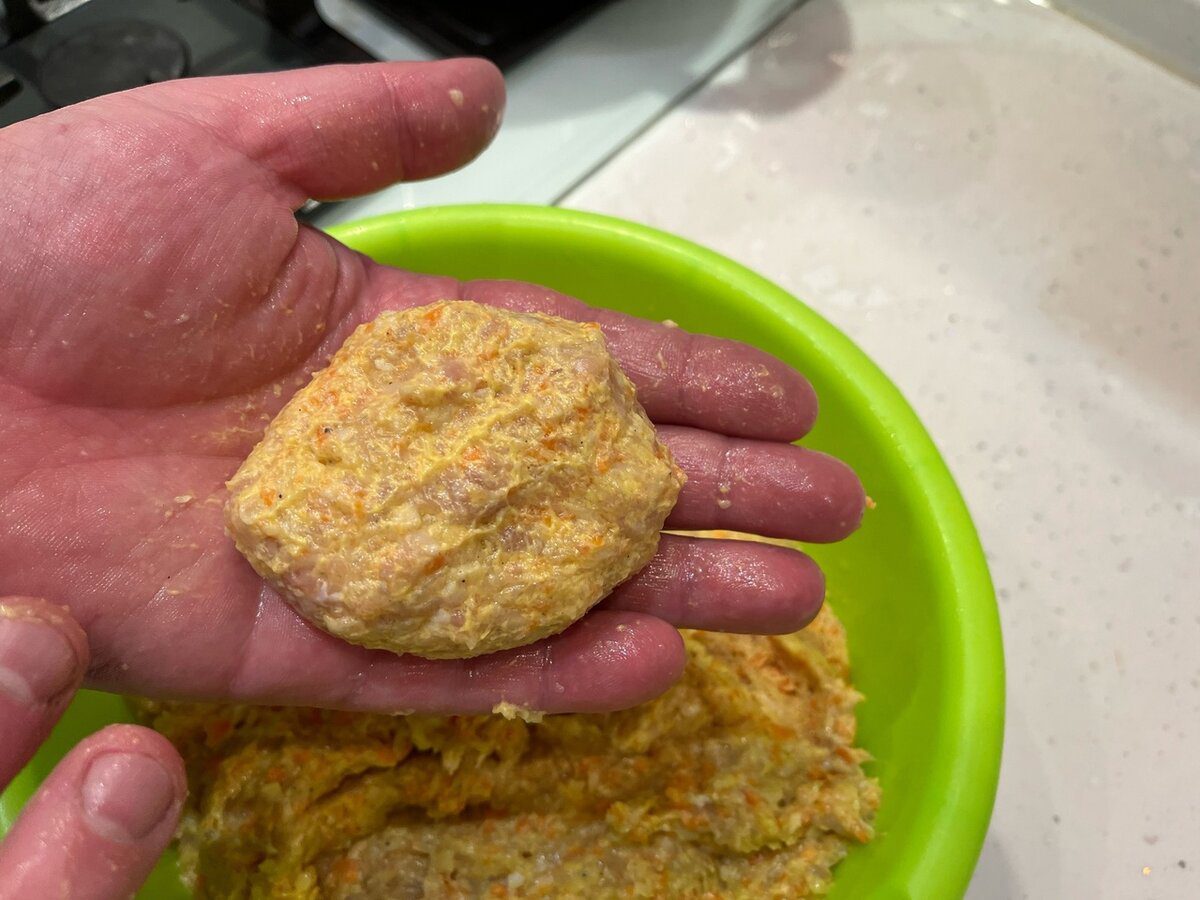 Кулінари розповіли, як приготувати смачні котлети, аби вони були пишними та соковитими