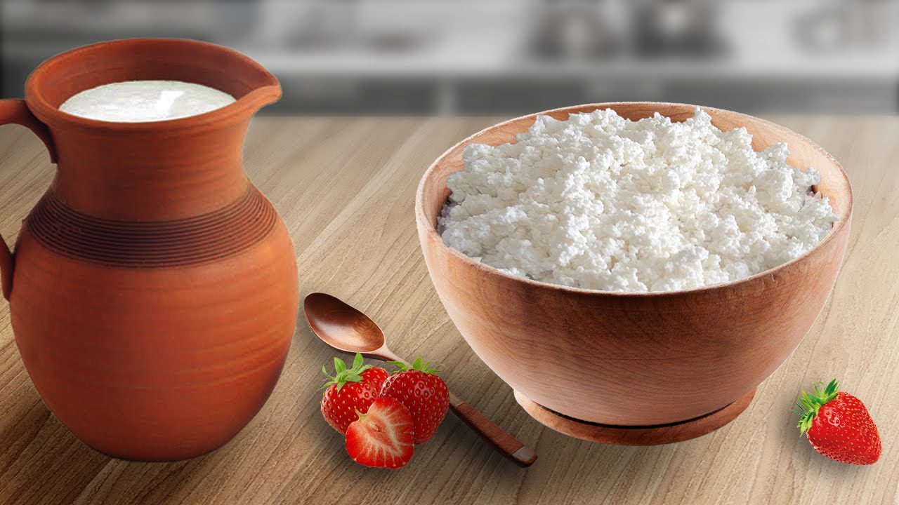 Кулінари розповіли, як приготувати домашній кисломолочний сир за 30 хвилин