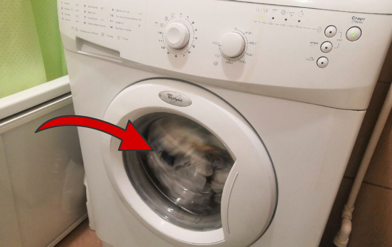 Як очистити пральну машину від неприємного запаху