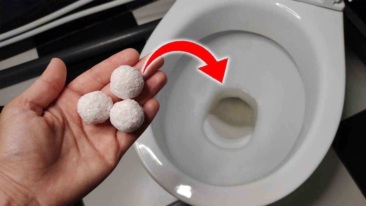 Покоївки розповіли, як легко зробити бюджетний очищувальний засіб для унітаза