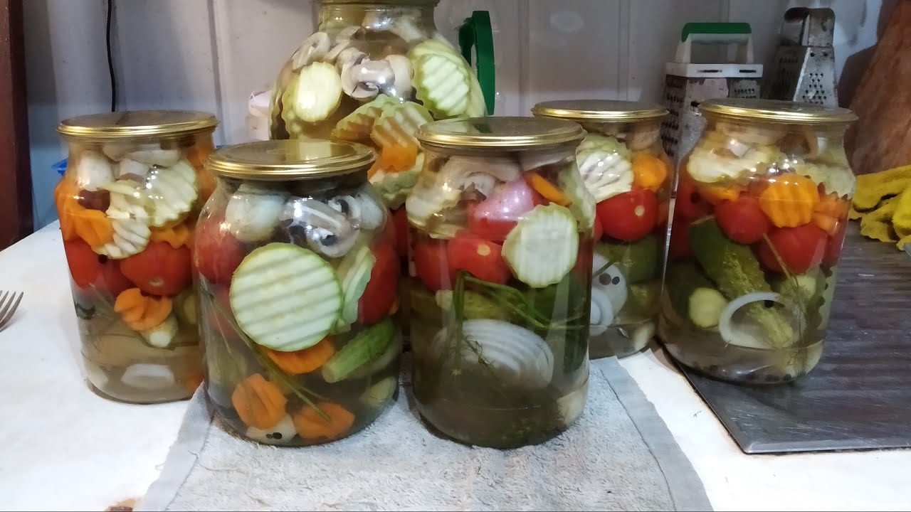 Кулінари поділилися простим рецептом дуже смачного овочевого асорті