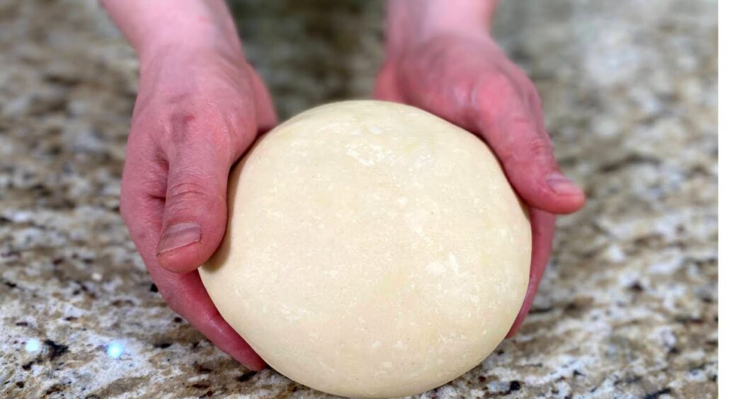 Вареники рвалися щоразу, поки не налила 2 ложки олії в тісто: тепер еластичні, навіть коли тонко розкачую 