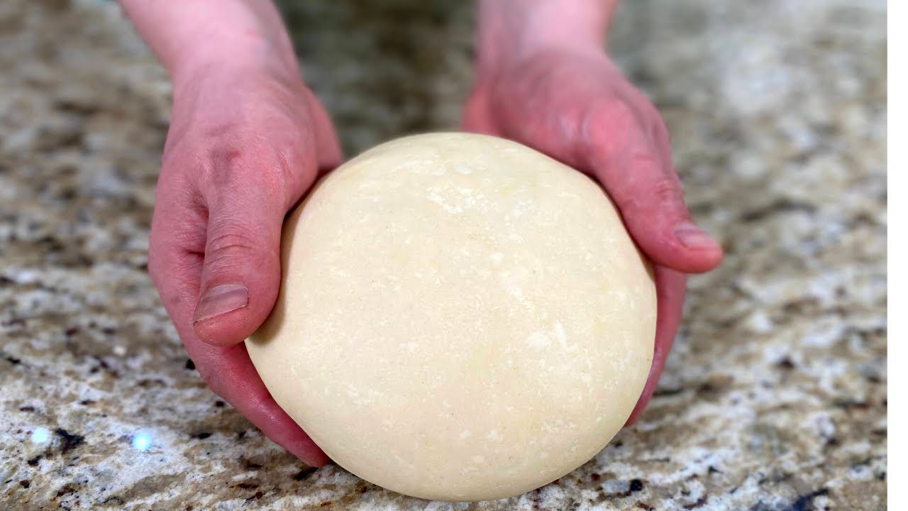 Кулінари поділилися рецептом правильного тіста для вареників та пельменів