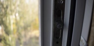 Господині розповіли, як зменшити втрату тепла через вікна та балконні двері