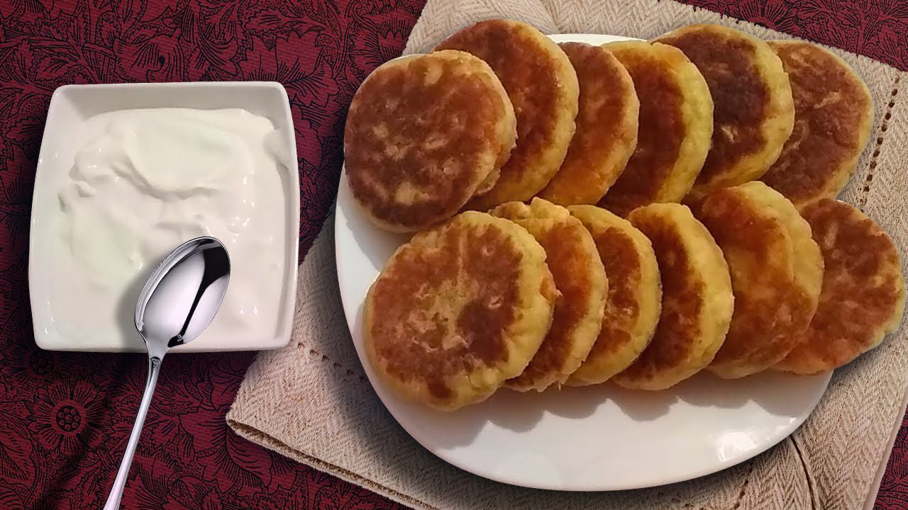 Кулінари поділилися рецептом дієтичних сирників без цукру, олії та борошна