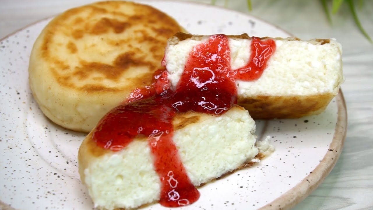 Кулінари поділилися рецептом дієтичних сирників без цукру, олії та борошна