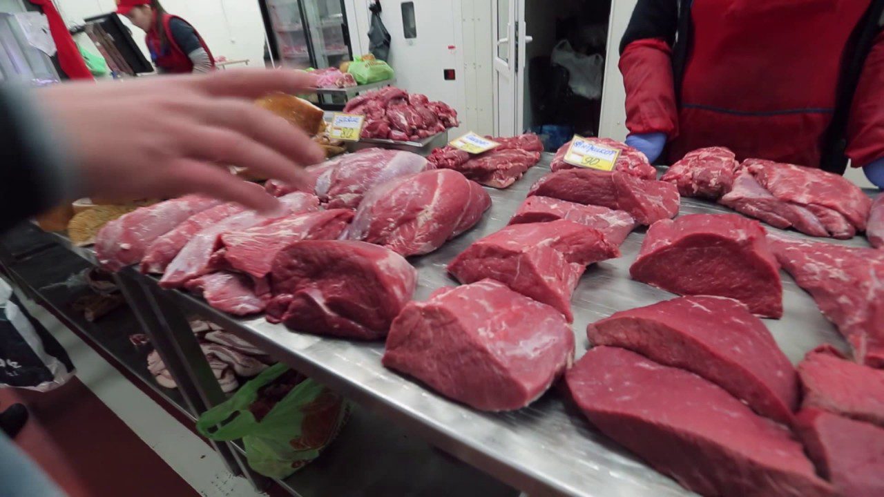 Шеф-кухарі розповіли, яку частину свинини краще взяти для соковитого шашлику