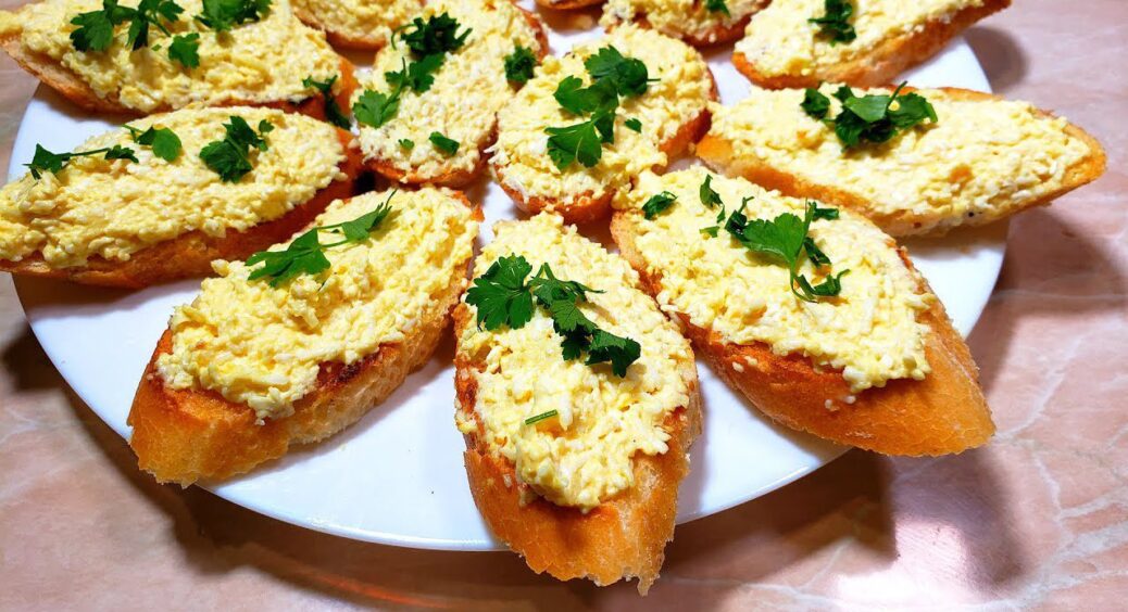 “Галицька” мазанка на бутерброди, яку розмітають, кліпнути не встигнеш. Де взяла рецепт – там уже немає 