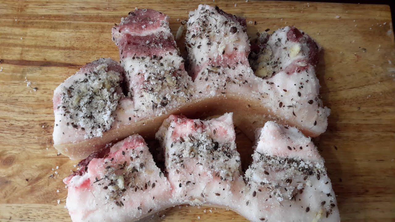 Кулінари розповіли, як приготувати дуже смачне солоне сало з цукром