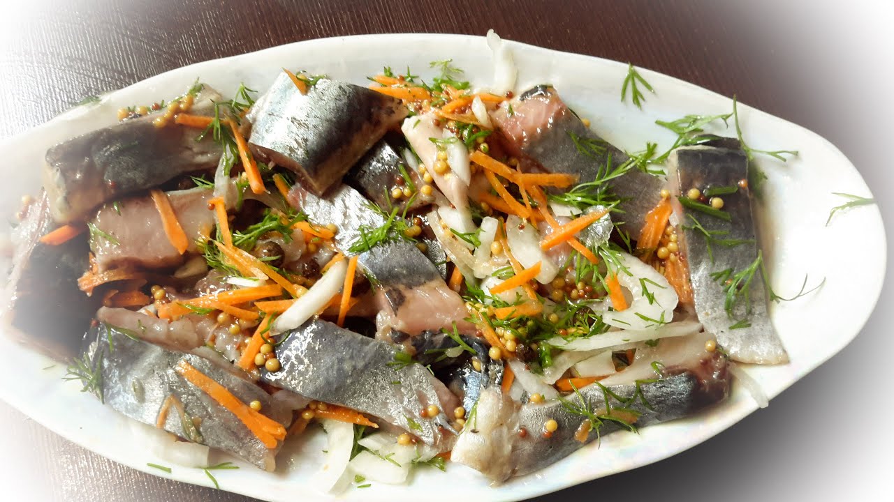 Кулінари розповіли, як приготувати маринований оселедець у лимонному соці