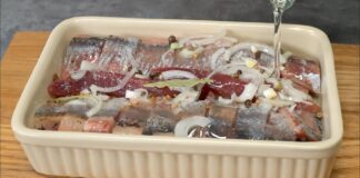 Кулінари розповіли, як приготувати маринований оселедець у лимонному соці