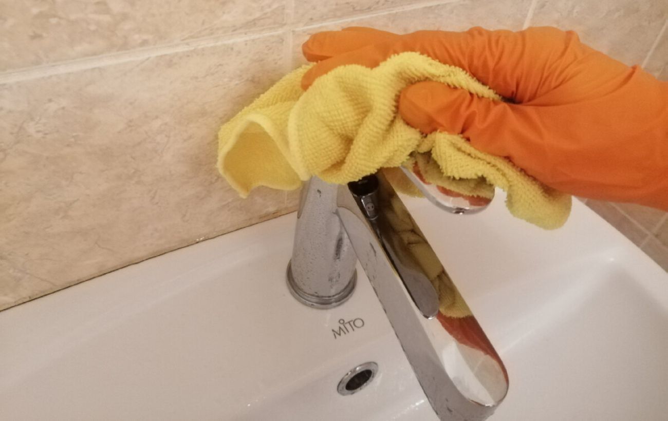 Як очистити ванну від нальоту та бруду швидко