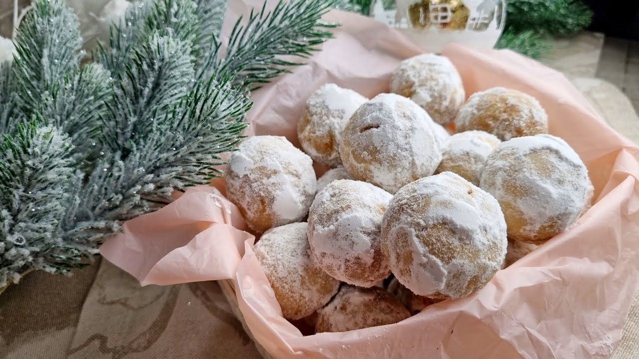 Кулінари розповіли, як приготувати легке новорічне печиво з пісочного тіста