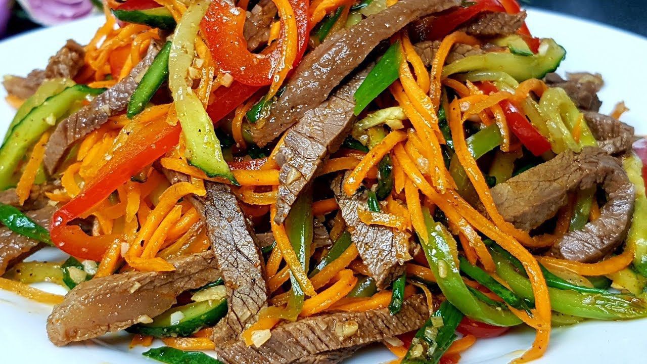 Кулінари розповіли, як приготувати пікантний салат із яловичиною без майонезу