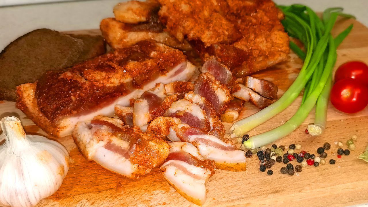 Кулінари розповіли, як приготувати неймовірно смачне мариноване сало з прянощами