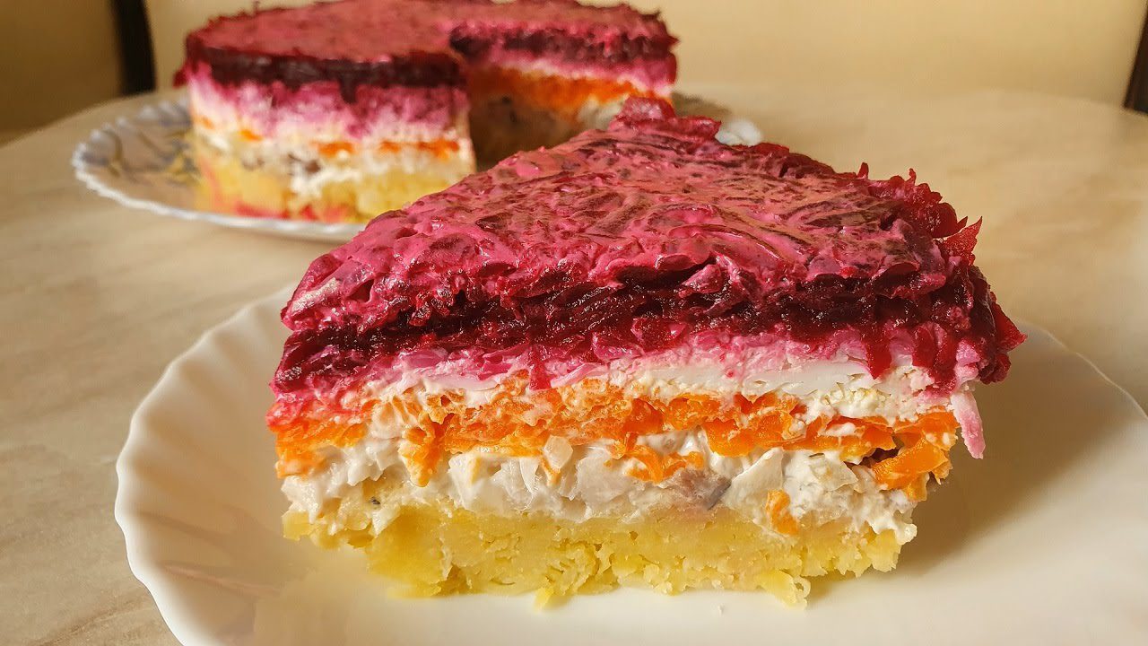 Кухарі розповіли, як заздалегідь приготувати Оселедець під шубою на Новий рік