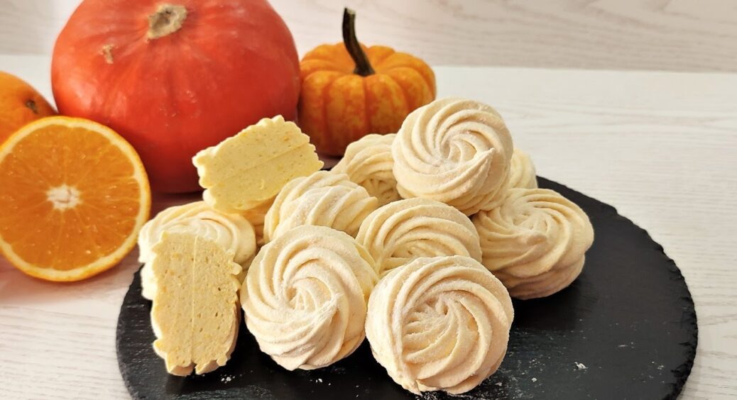 Гарбузовий зефір із корицею: звучить дивно, а на смак – феєрично. Смаколик, від якого неможливо відірватися 