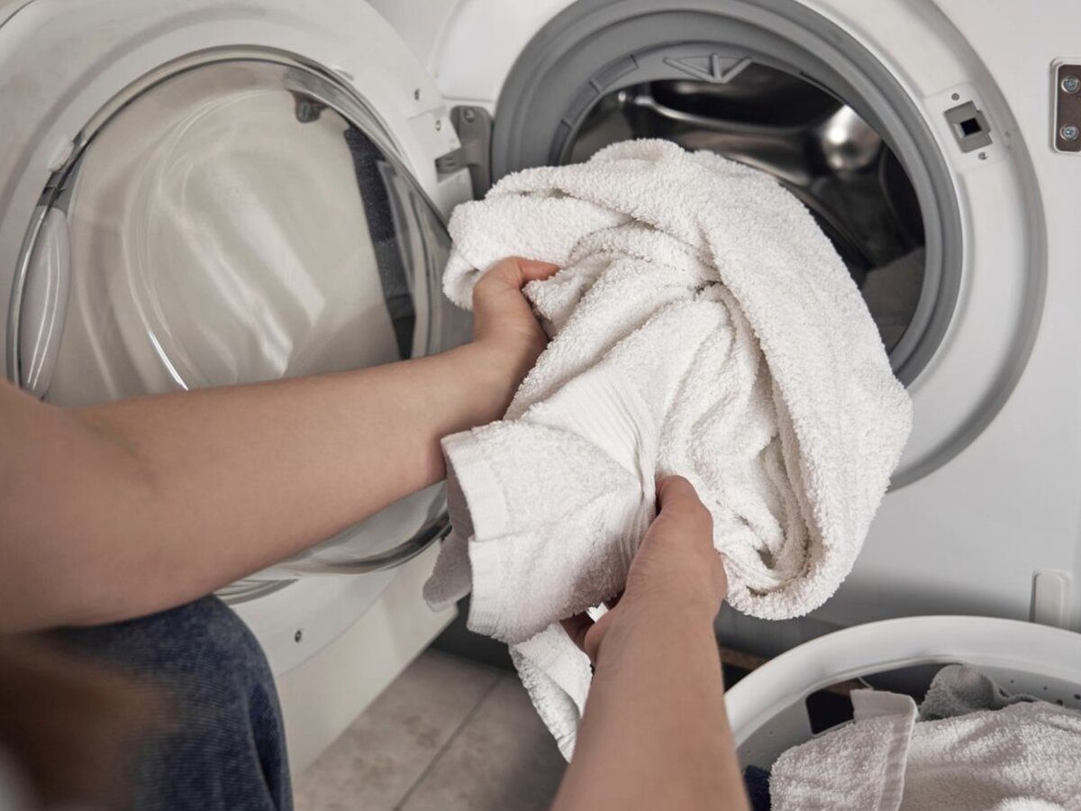 Експерти розповіли, як правильно прати речі, не використовуючи дорогий пральний порошок