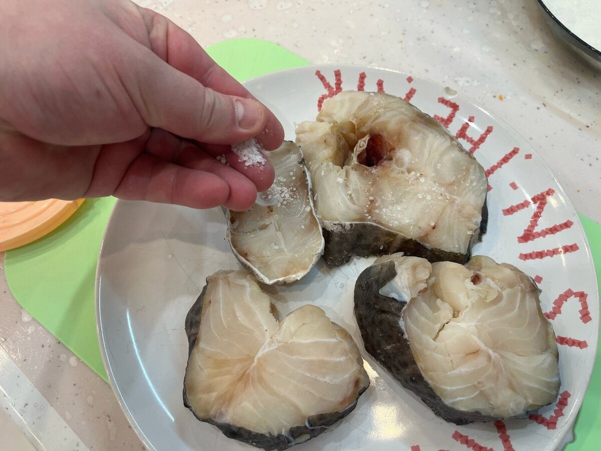 Кулінари розповіли, як приготувати смачну та насичену мариновану рибу без використання оцту