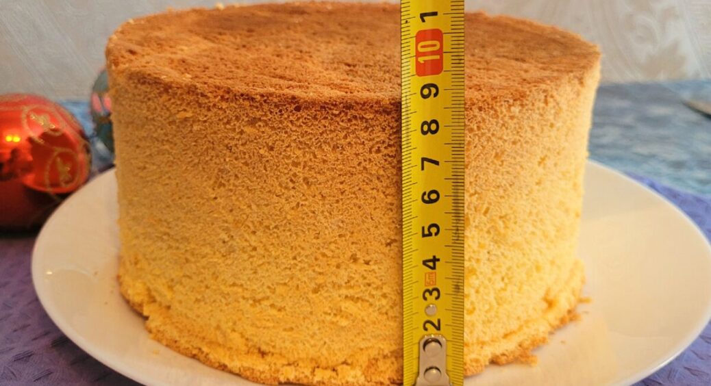 Бісквіт не пропікається всередині та падає: беру 2-3 штучки “цього” – і ставлю в духовку на 190-200 градусів 