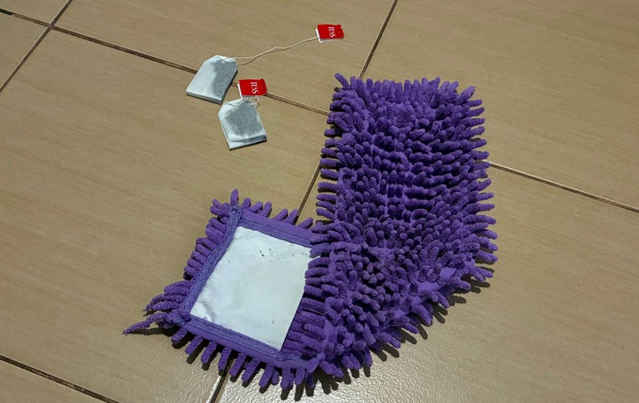 Як мити підлогу чорним чаєм