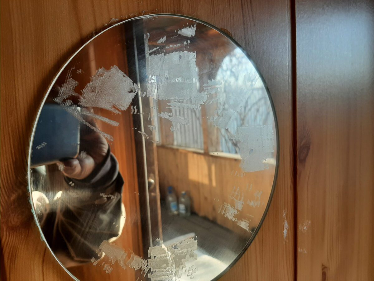 Експерти пояснили, як позбутись від конденсату на дзеркалі у ванній кімнаті, аби воно не пітніло