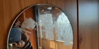 Господині назвали спосіб вимити дзеркала надовго 