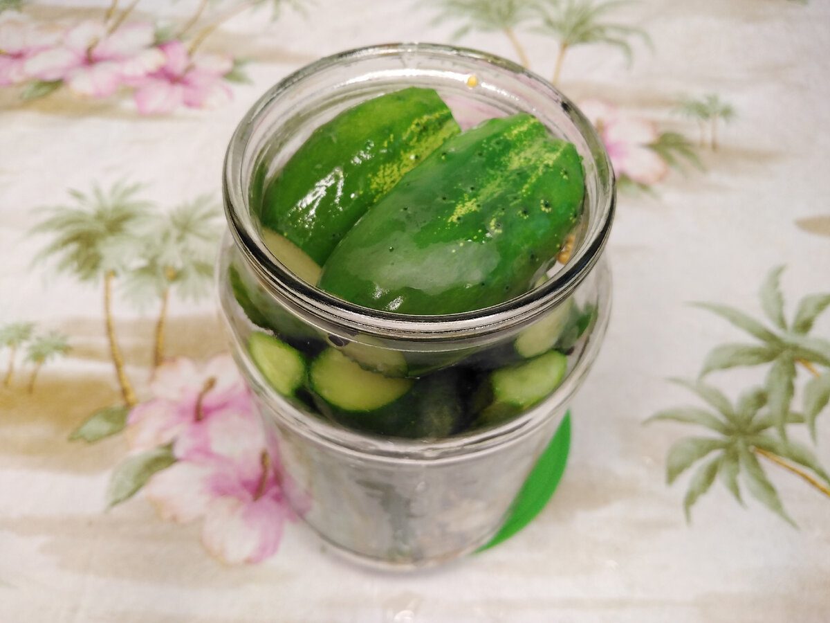 Господині поділились рецептом маринованих баклажанів з огірками – це дуже смачно та ситно