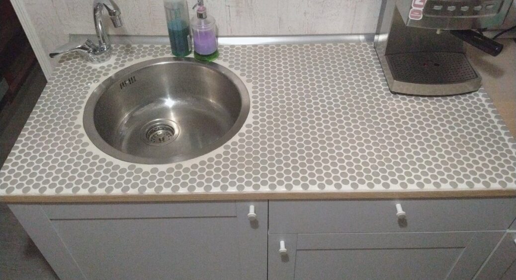 Забула, як виглядає сантехнік: 4 ст. л. цього в раковину – і труби чисті, як щойно куплені 