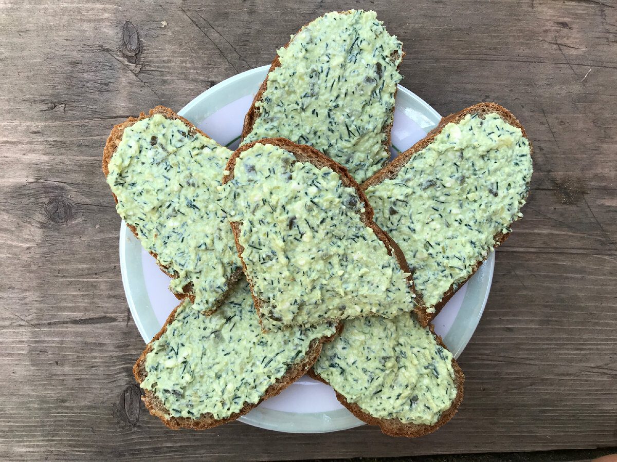 Кулінари розповіли, як приготувати смачну намазку на хліб з доступних інгредієнтів – рецепт