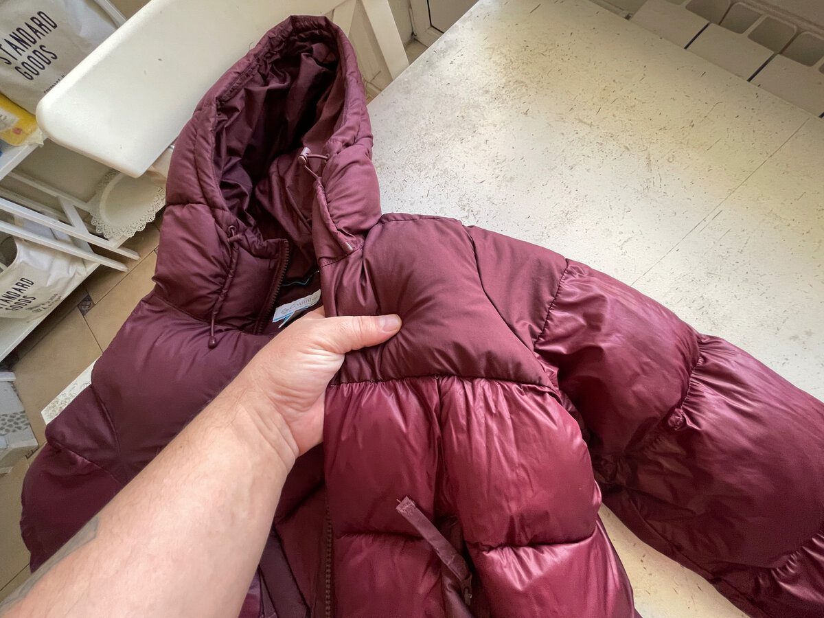 Експерти пояснили, як за допомогою оцтового розчину зберегти одяг кольоровим надовго